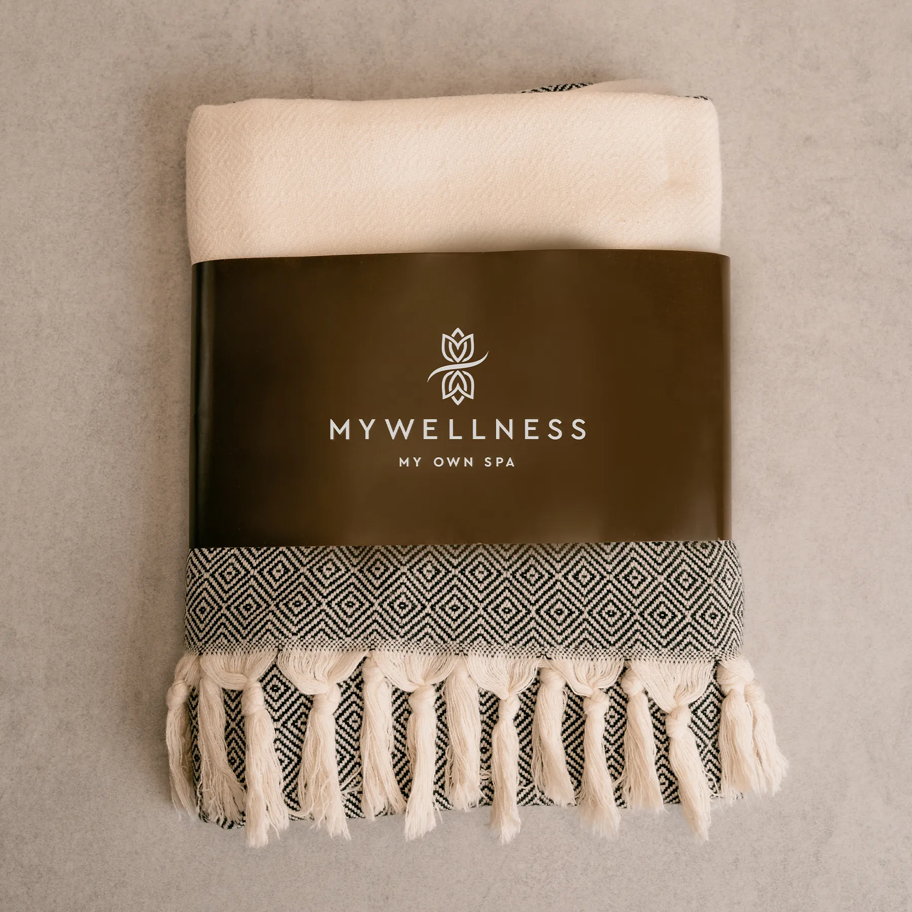 Gefaltetes MyWellness Hamamtuch in Beige-Grau mit Fransen