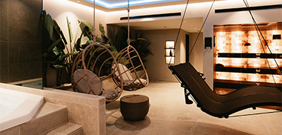 Suite im MyWellness Mannheim mit Hängesessel, Schwebeliege, Whirlpool und Salzsteinsauna