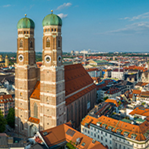 Frauenkirche München mit Blick über die Altstadt – neuer MyWellness-Standort